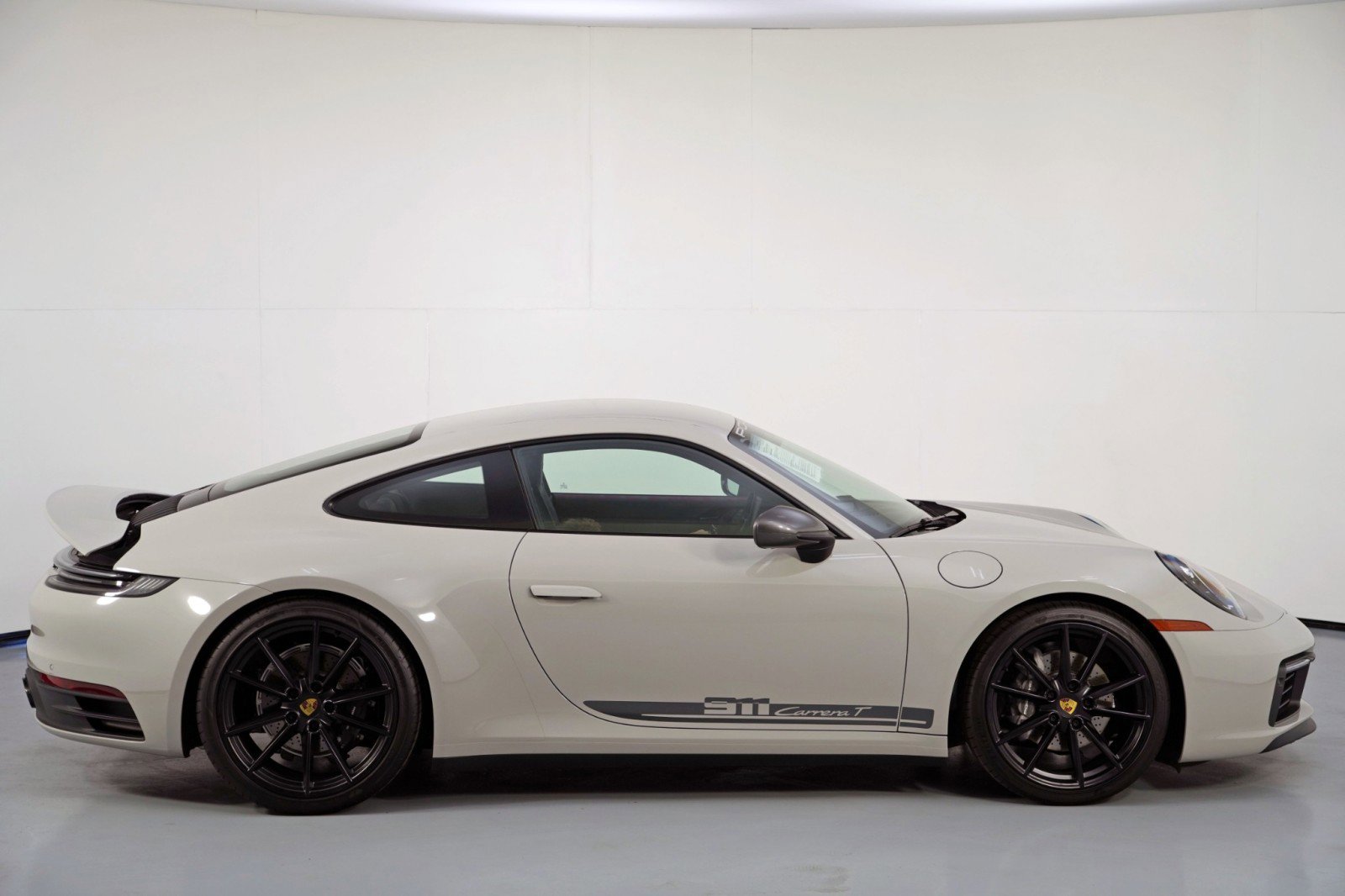 Used 2024 Porsche 911 Carrera T RWD image 48
