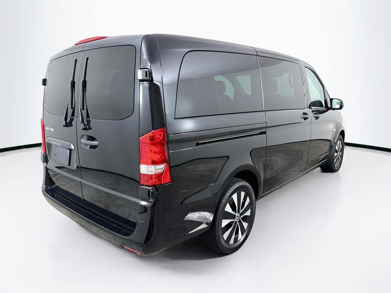 Used 2022 Mercedes-Benz Metris Passenger image 6