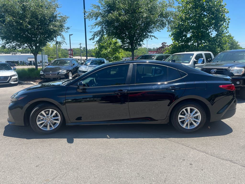 Used 2025 Toyota Camry LE w/ Convenience Package FWD image 4