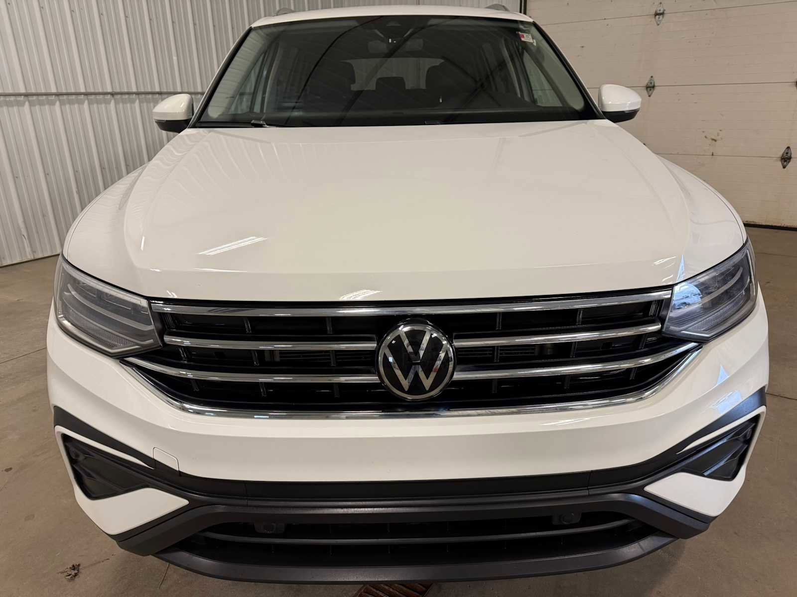 Certified 2022 Volkswagen Tiguan SE FWD image 3