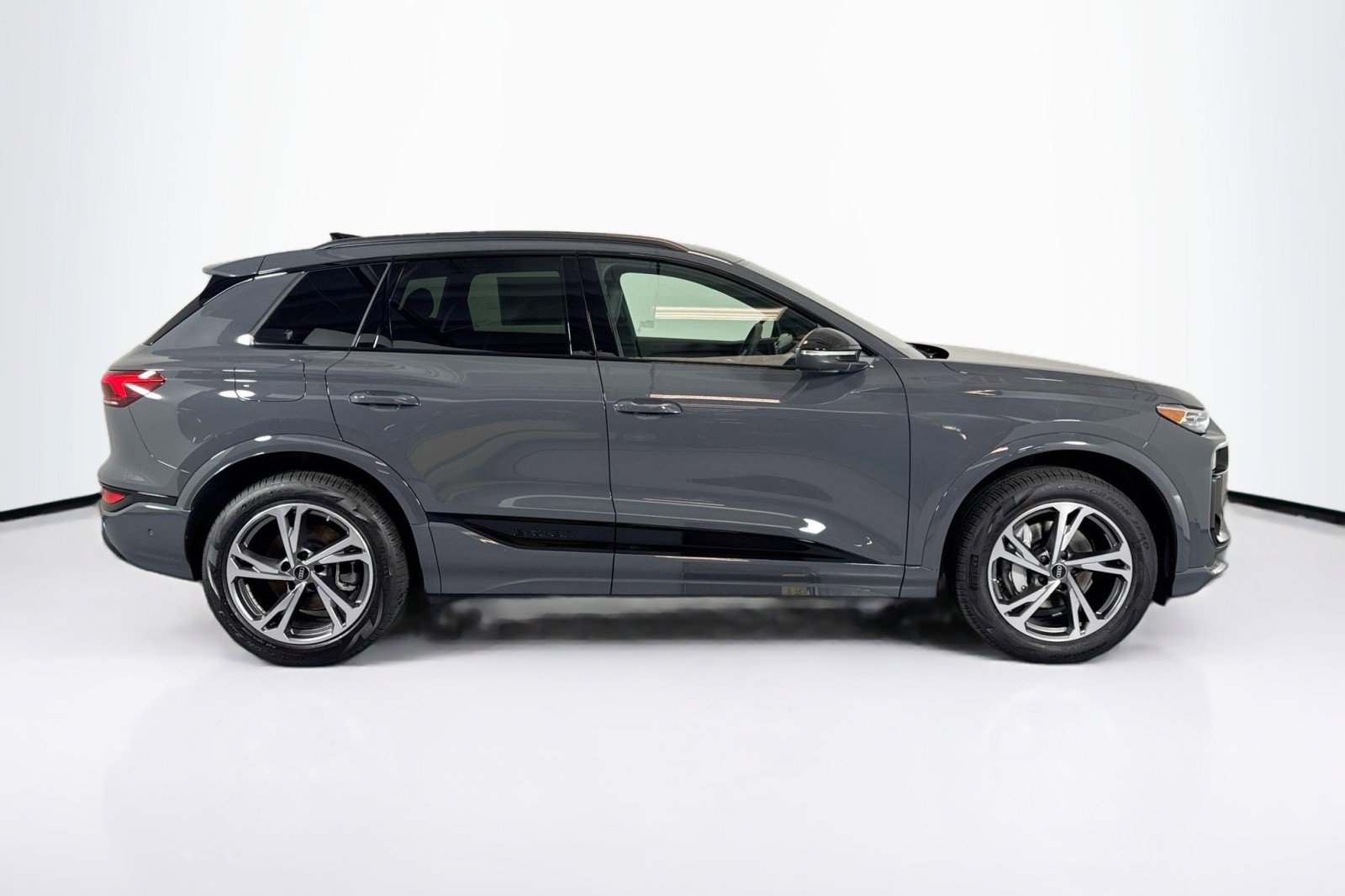 New 2027 Audi Q6 e-tron Premium Plus AWD/4WD image 4
