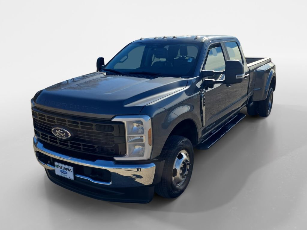 Used 2023 Ford F350 XL w/ 360-Degree Camera Package image 25