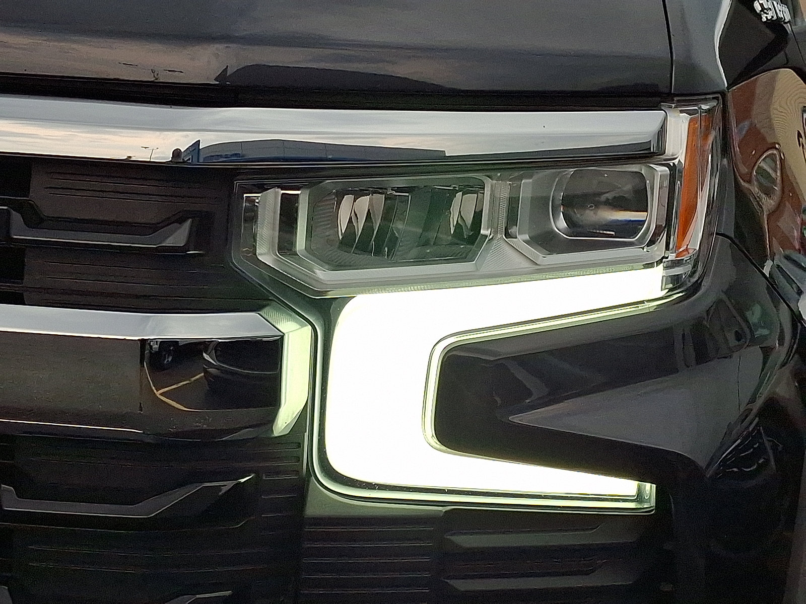 Used 2022 Chevrolet Silverado 1500 LT AWD/4WD image 9