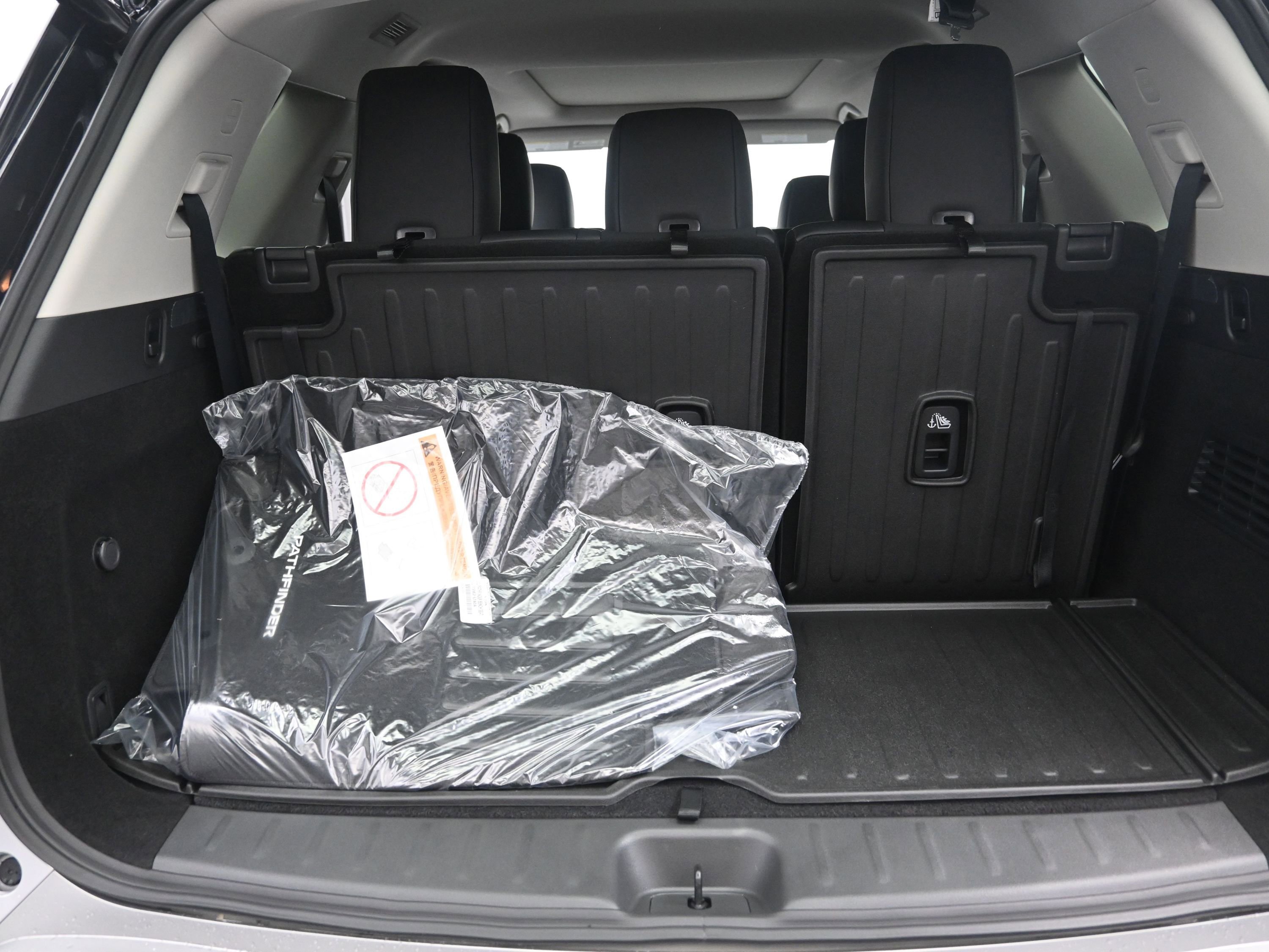New 2025 Nissan Pathfinder Platinum w/ Cargo Package image 19