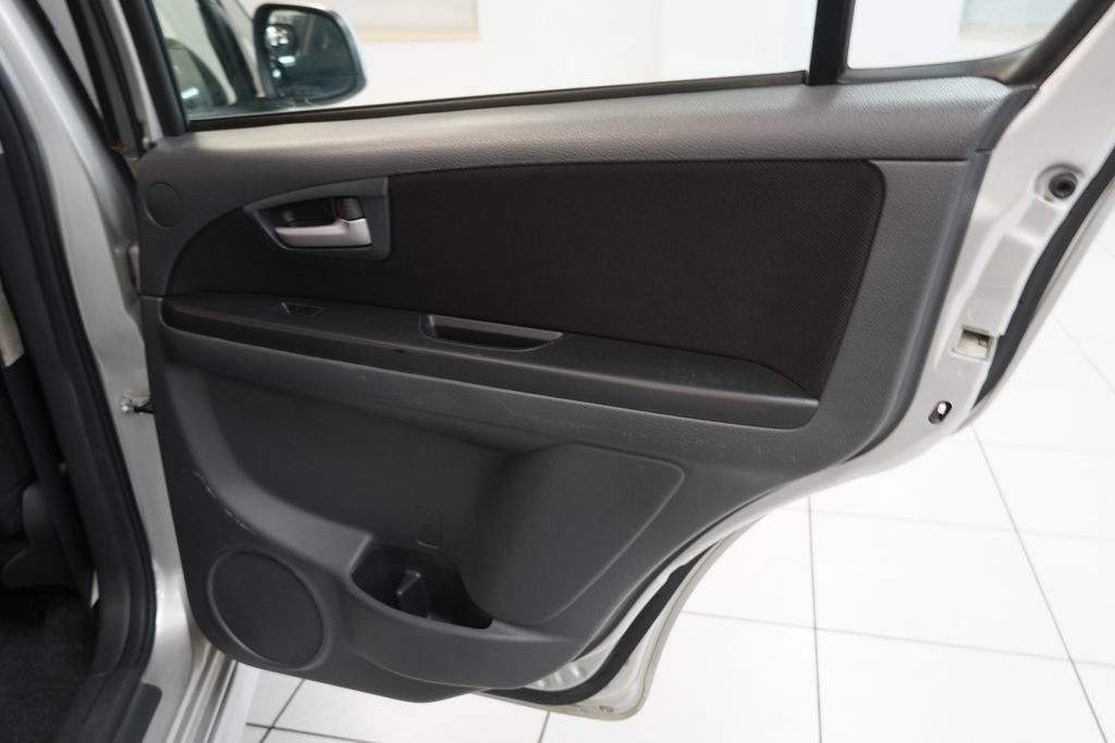 Used 2008 Suzuki SX4 Sedan FWD image 25