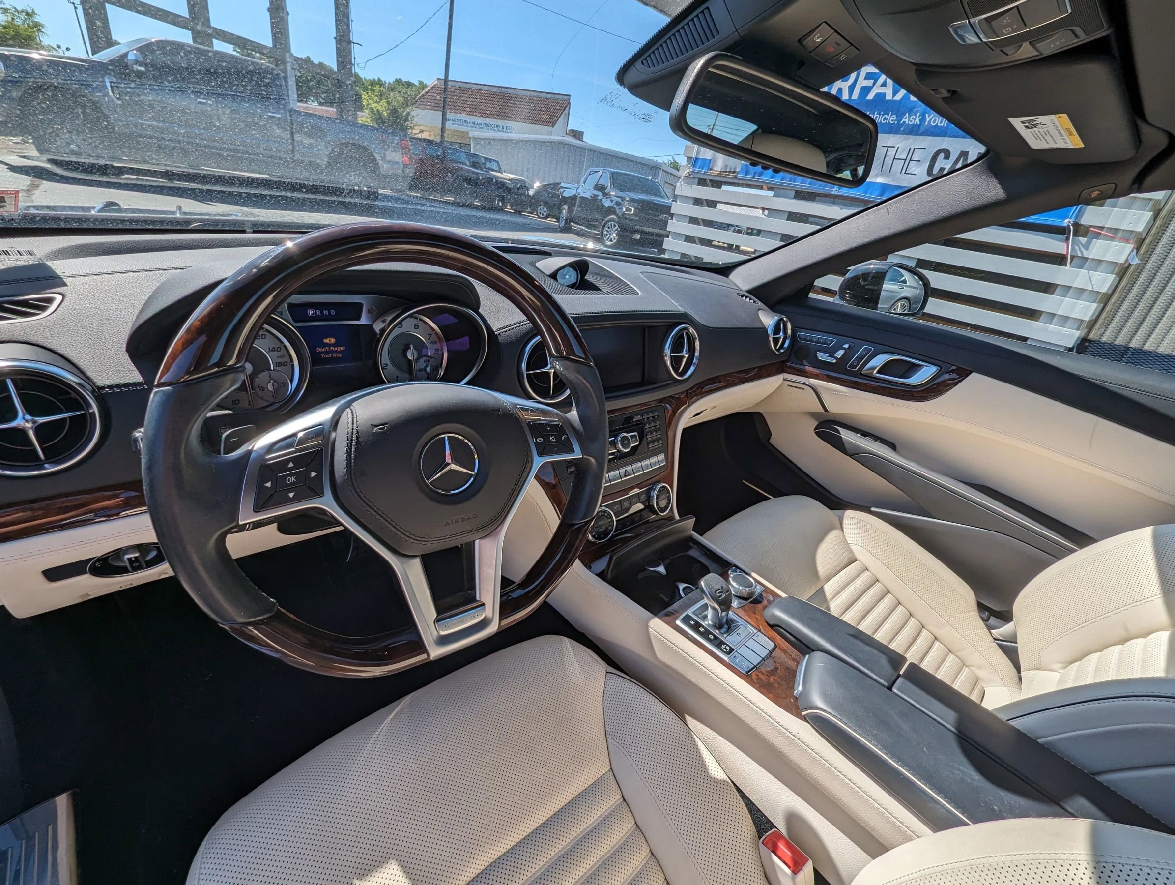 Used 2014 Mercedes-Benz SL 550 image 9