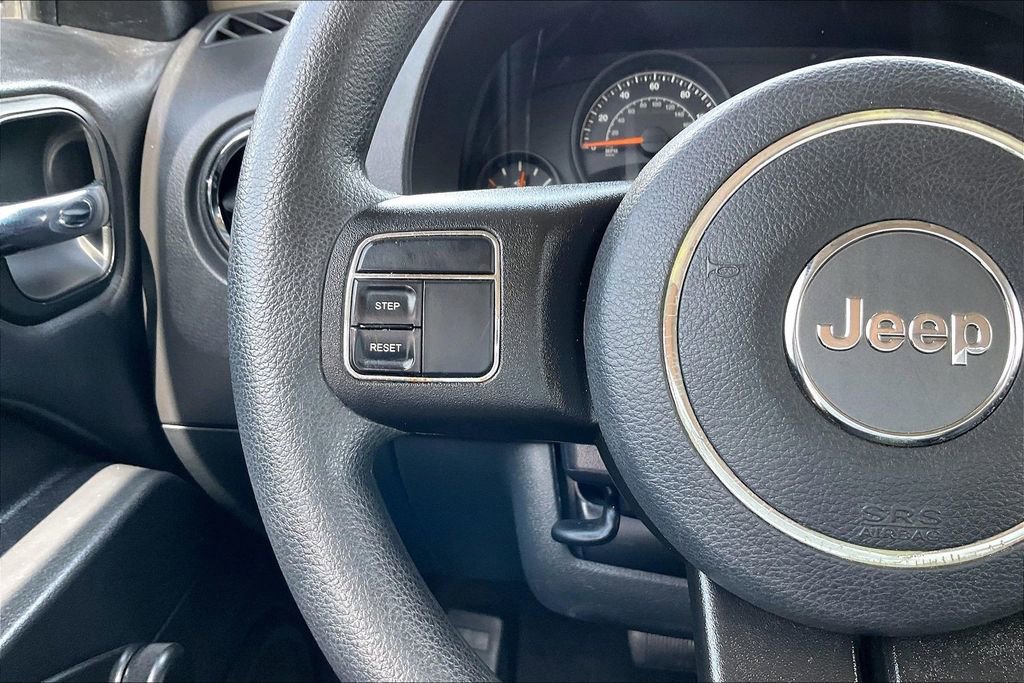 Used 2016 Jeep Patriot Sport FWD image 10