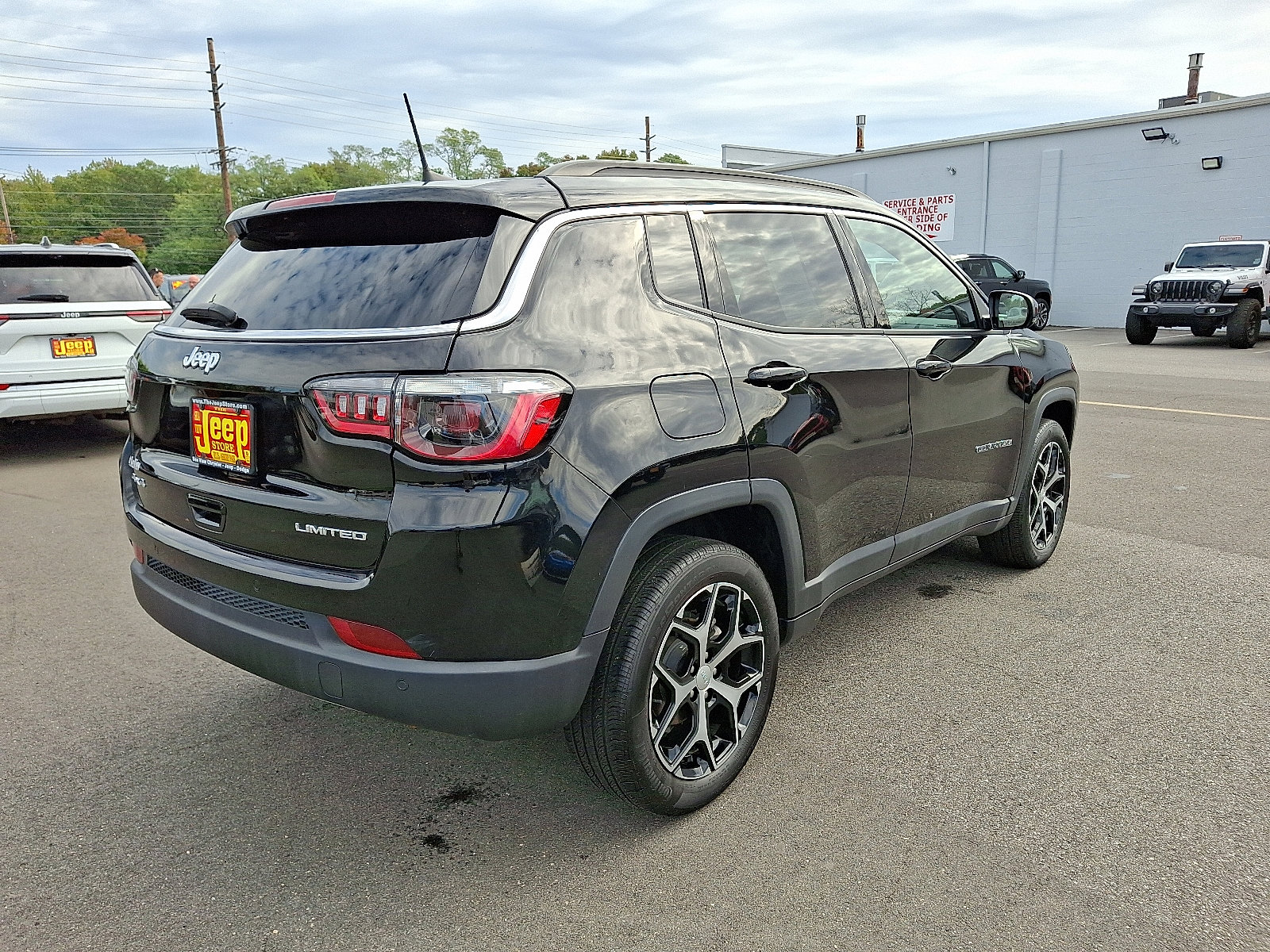 Certified 2024 Jeep Compass Limited image 6