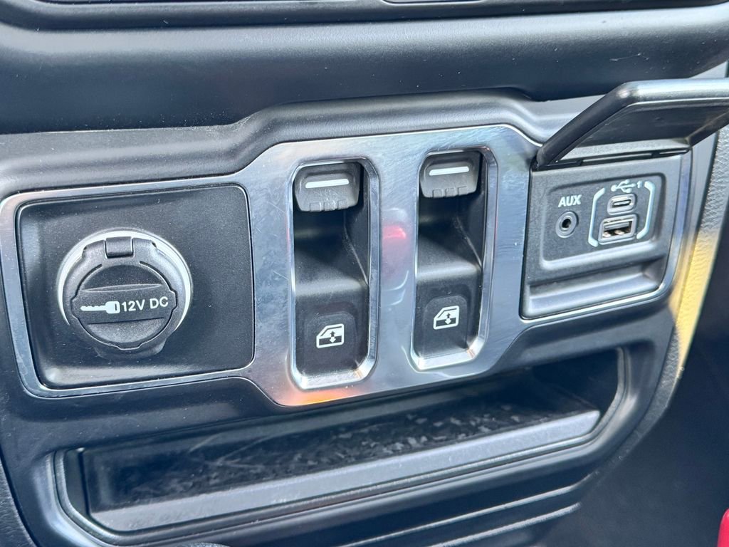 Used 2023 Jeep Wrangler Sport S image 21