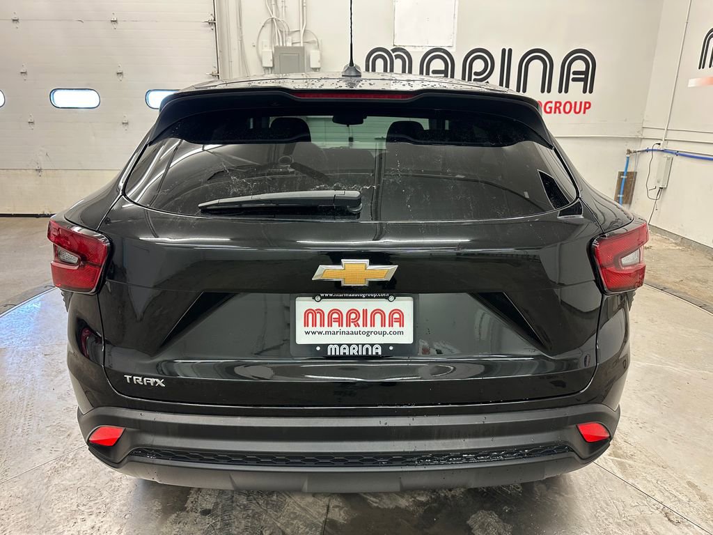 Used 2024 Chevrolet Trax LS image 14