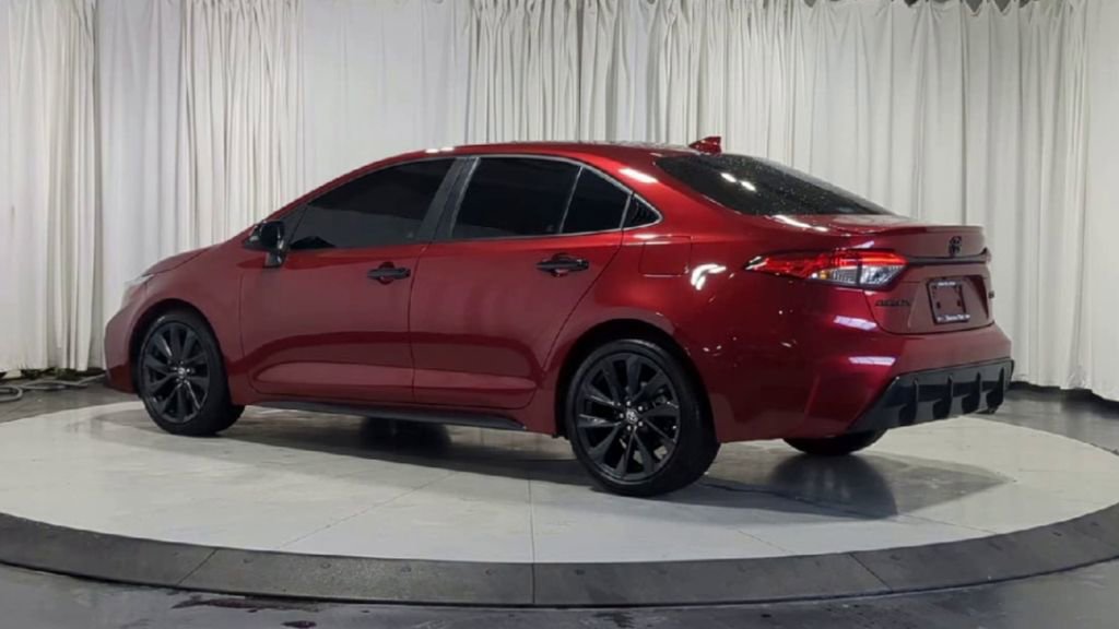 Used 2023 Toyota Corolla SE image 8