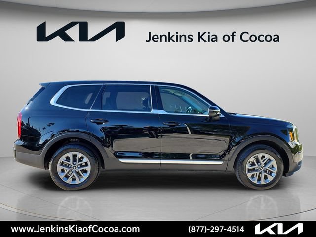 Certified 2024 Kia Telluride LX FWD image 3