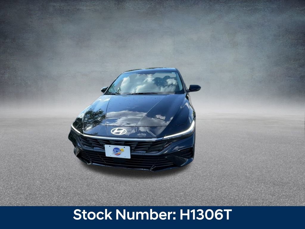 New 2025 Hyundai Elantra Limited image 6