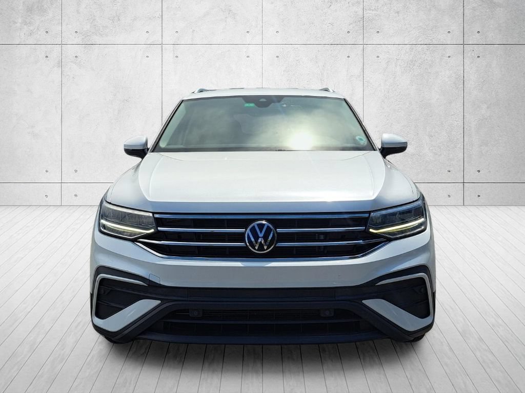 Used 2023 Volkswagen Tiguan SE FWD image 2