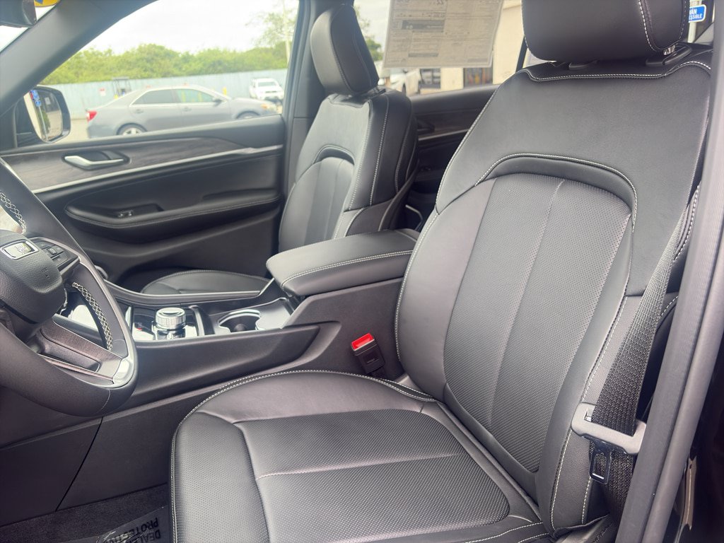 New 2026 Jeep Grand Cherokee L Limited AWD/4WD image 7