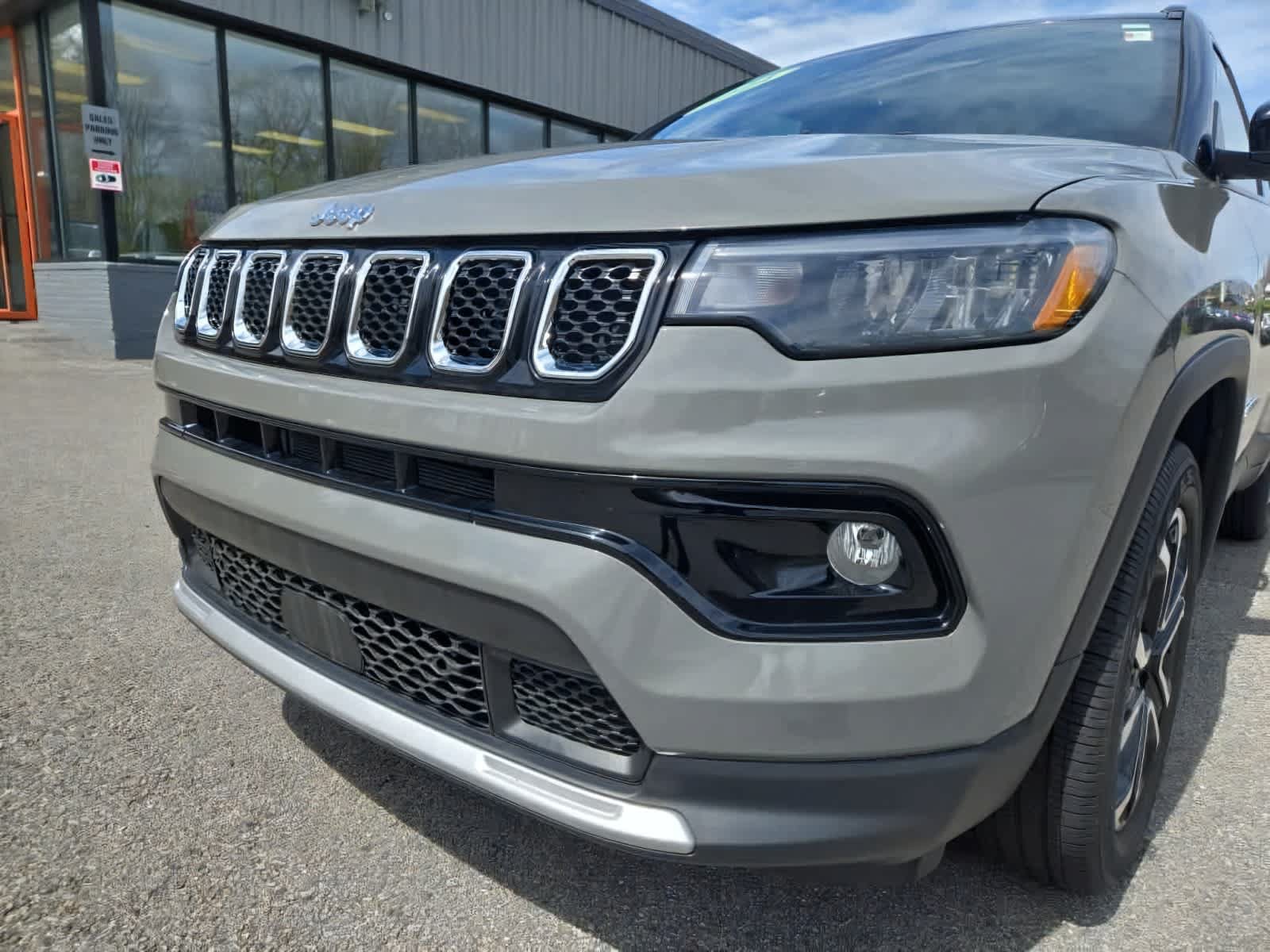 Used 2024 Jeep Compass Limited AWD/4WD image 19