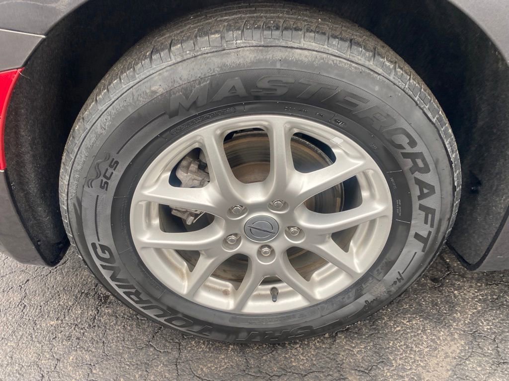 Used 2023 Chrysler Voyager LX image 25