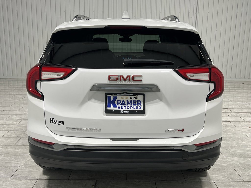 Used 2023 GMC Terrain AT4 image 4