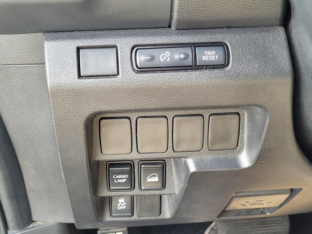 Used 2023 Nissan Frontier SV image 25