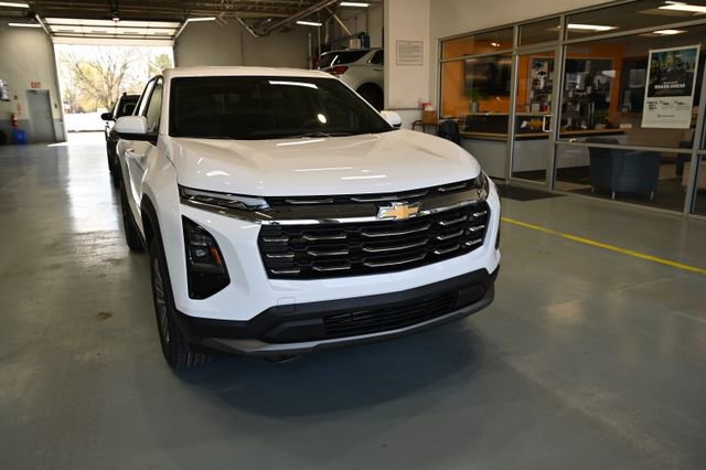 New 2026 Chevrolet Equinox LT FWD image 3
