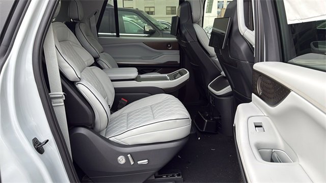 New 2026 Lincoln Navigator L Black Label image 13