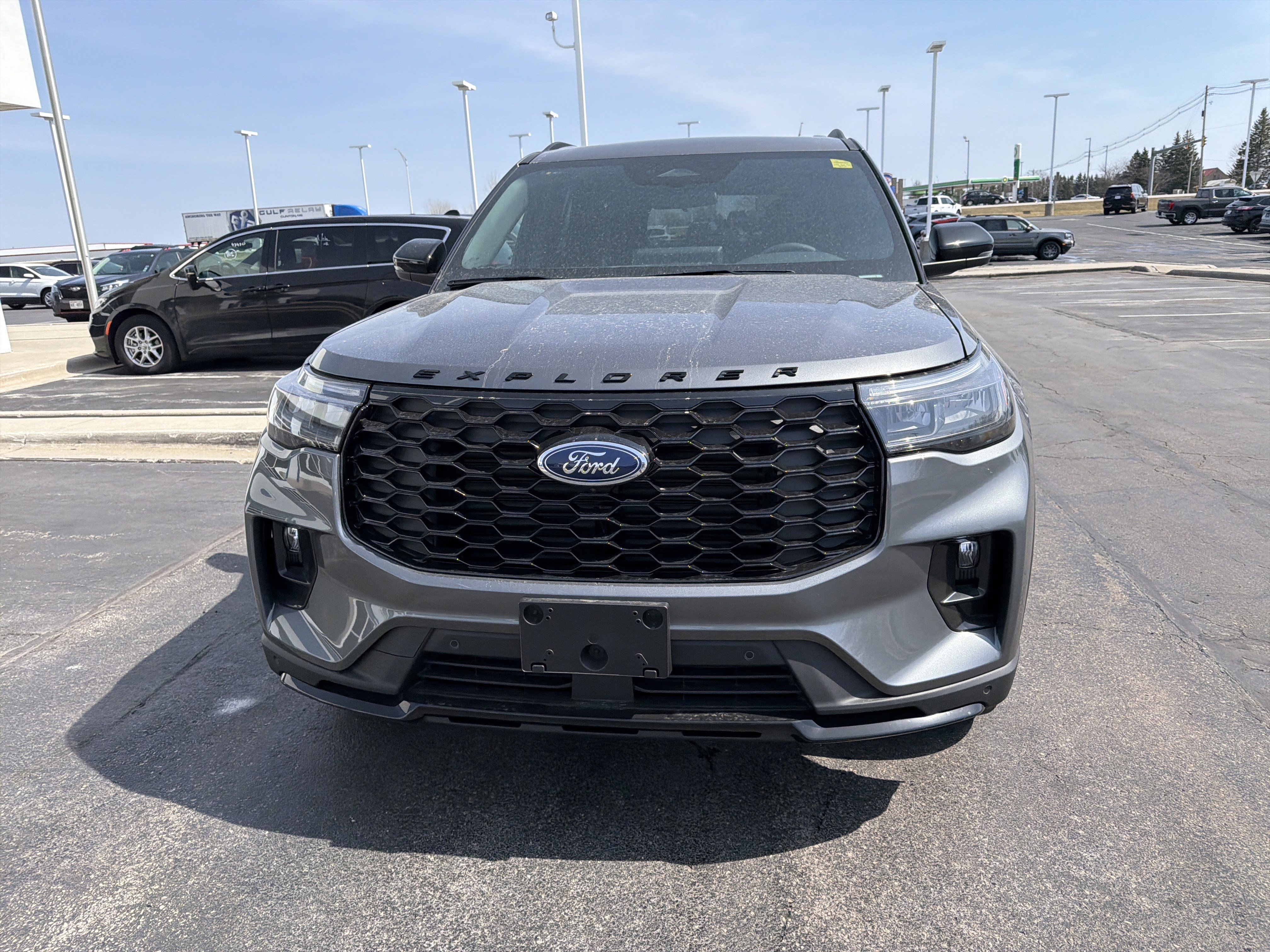 New 2026 Ford Explorer ST-Line image 2