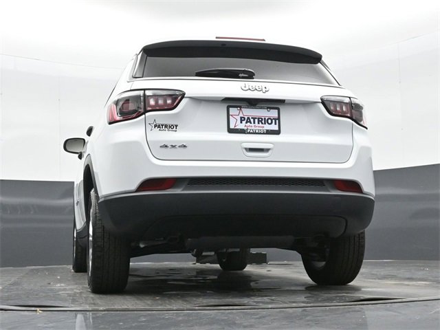 Used 2025 Jeep Compass Sport image 37