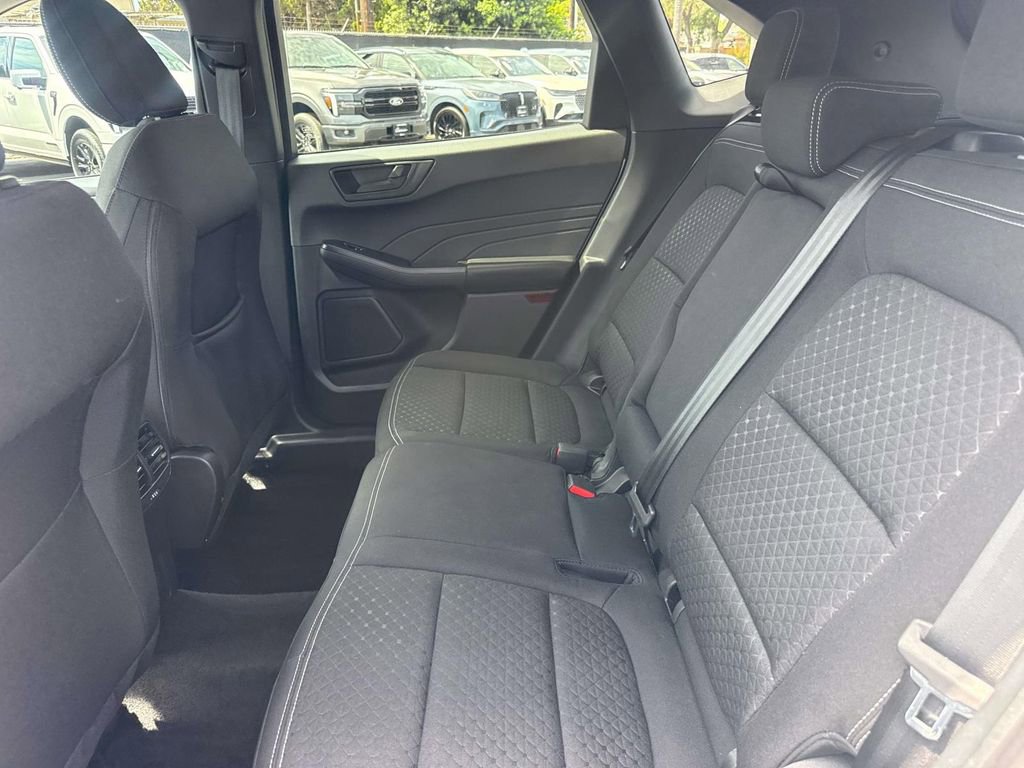 Certified 2025 Ford Escape Active FWD image 10