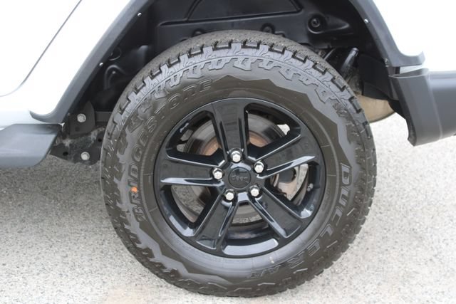 Used 2022 Jeep Wrangler Unlimited Sahara AWD/4WD image 6