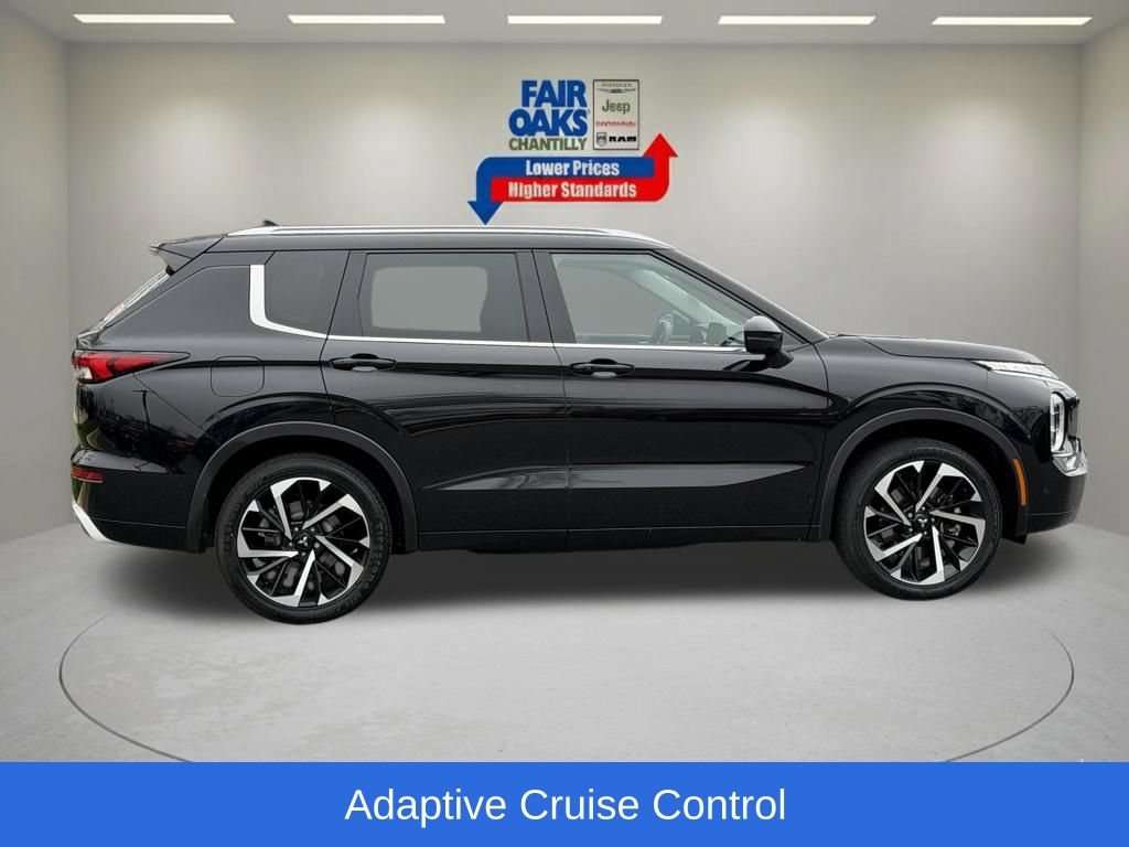 Used 2023 Mitsubishi Outlander SEL AWD/4WD image 6