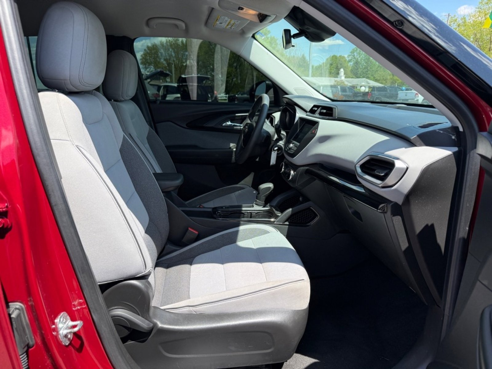 Used 2021 Chevrolet TrailBlazer LS FWD image 22
