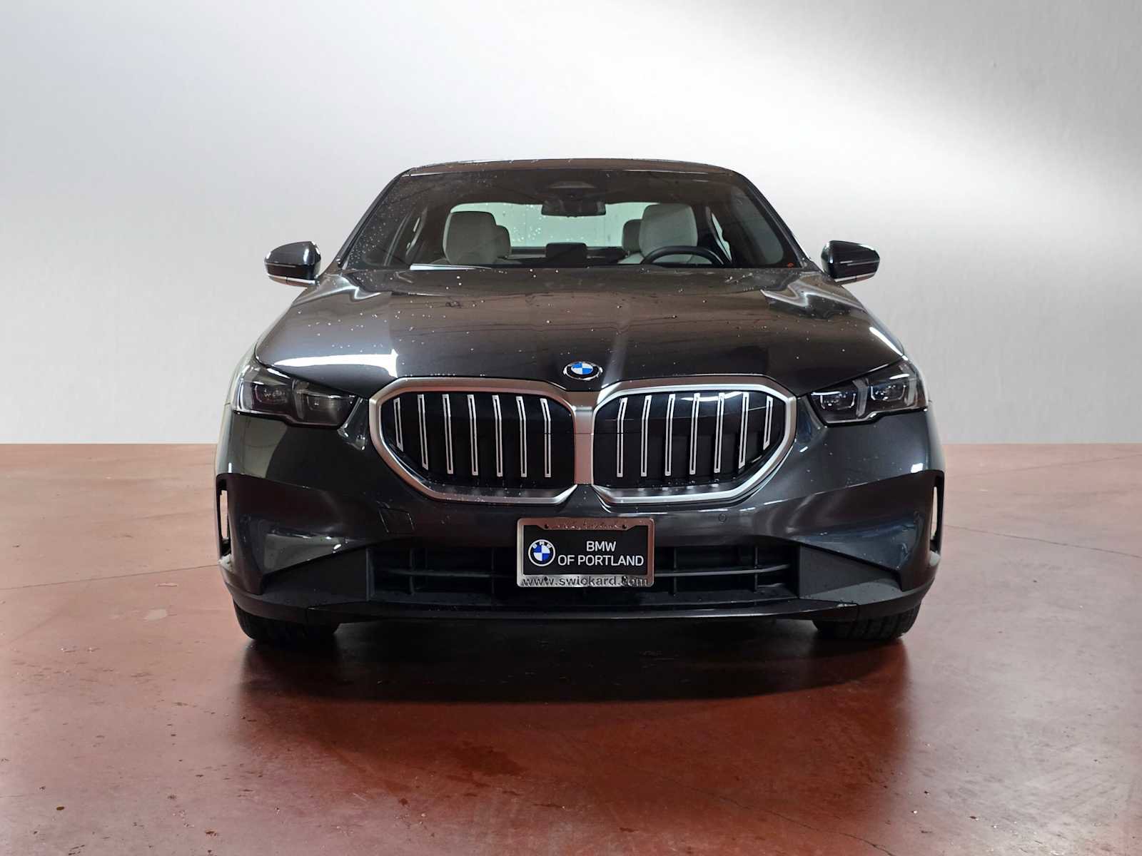 Used 2024 BMW 530i xDrive w/ Convenience Package image 3