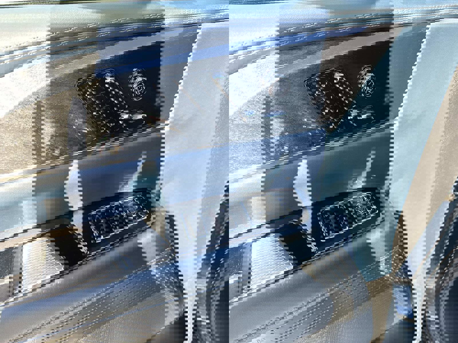 Used 2025 Cadillac Escalade IQ Sport 2 image 19