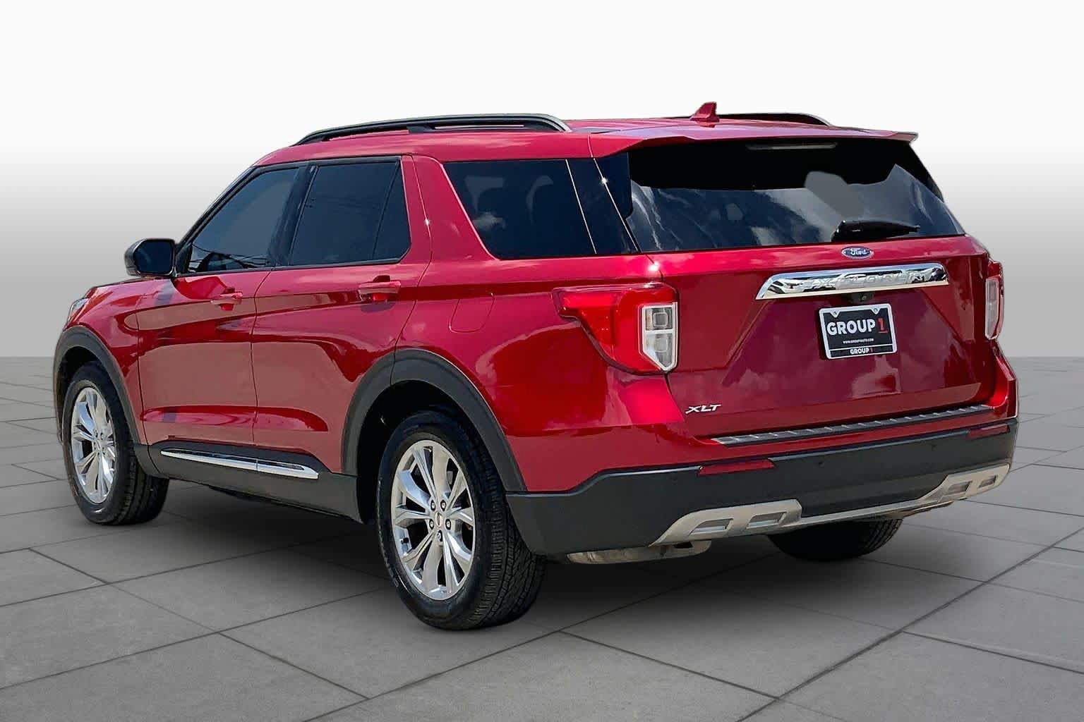 Used 2020 Ford Explorer XLT w/ Equipment Group 202A RWD image 12