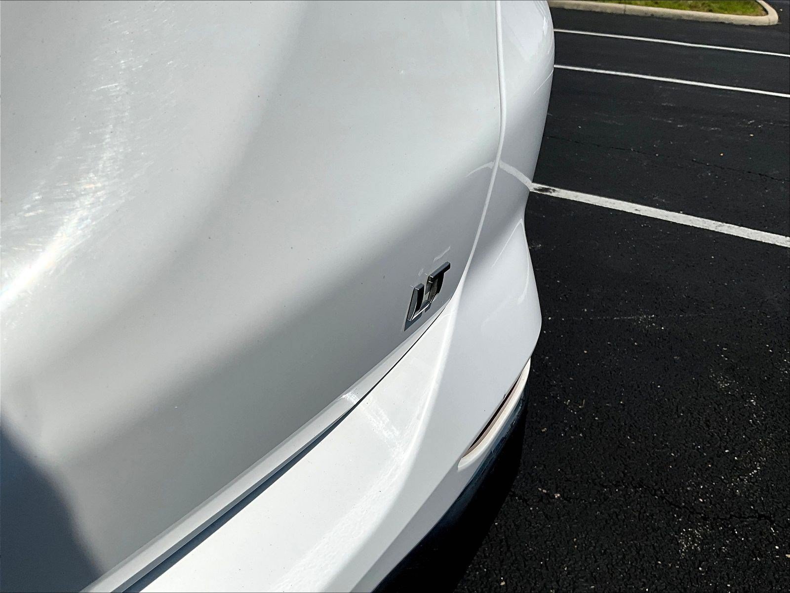 Used 2019 Chevrolet Equinox LT FWD image 24