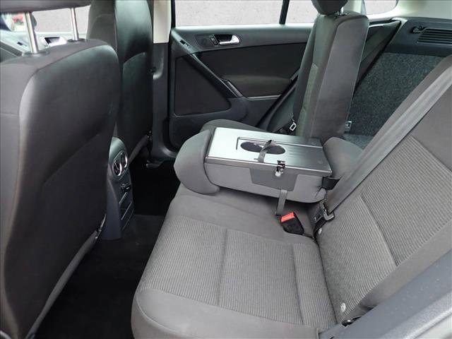 Used 2013 Volkswagen Tiguan S image 9