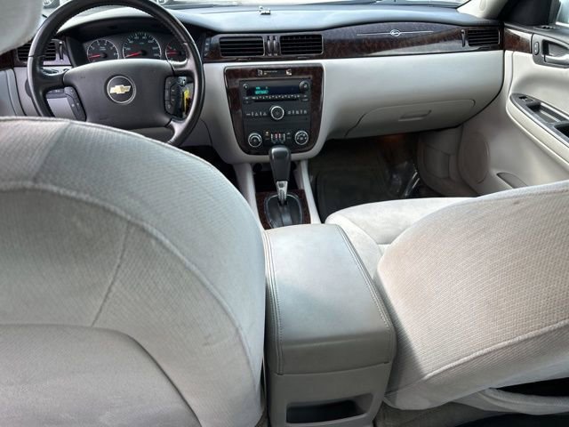 Used 2012 Chevrolet Impala LT w/ LT Sunroof Package FWD image 7