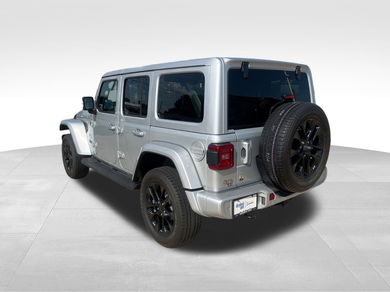 Used 2023 Jeep Wrangler Altitude image 7