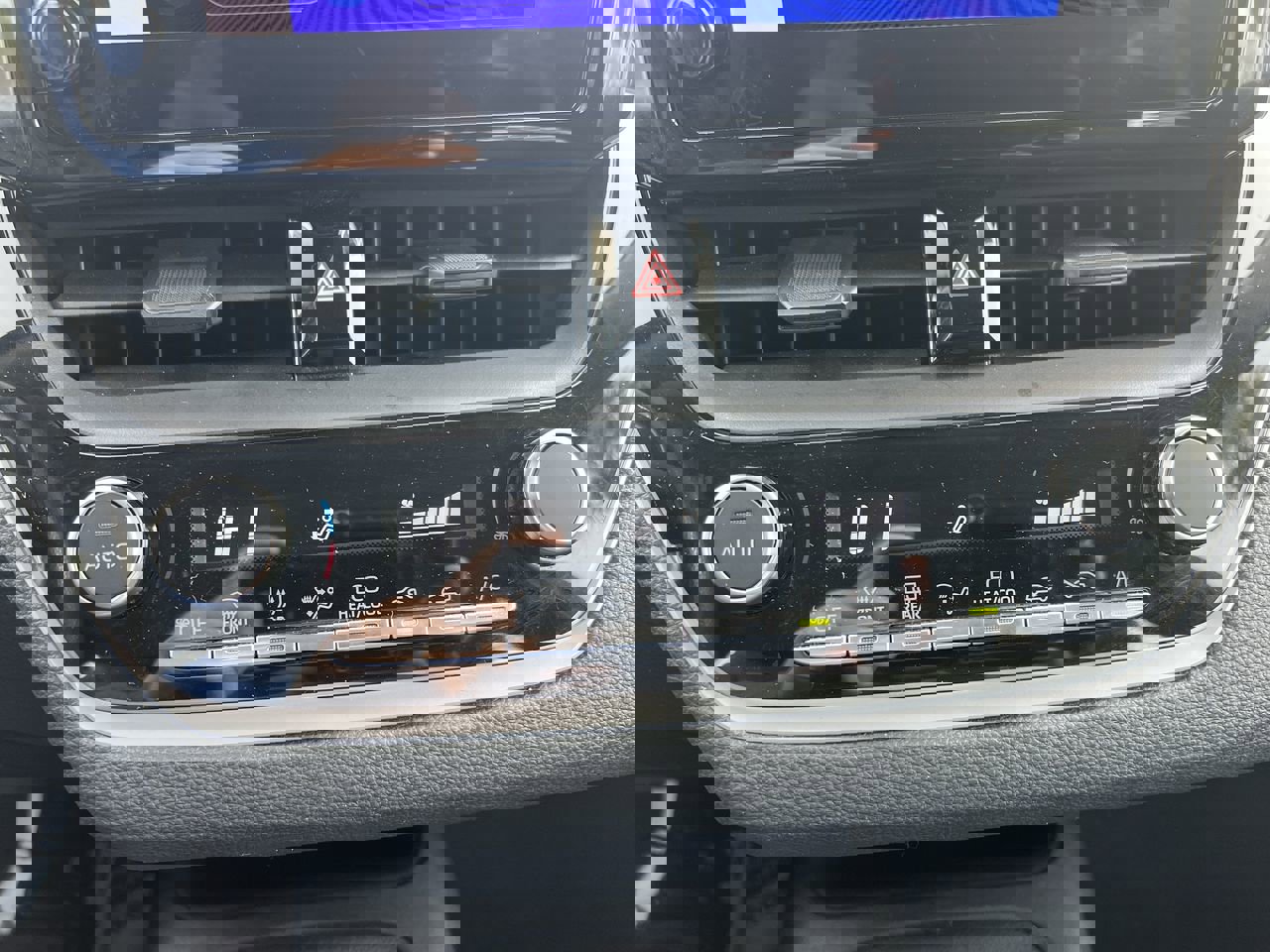 Used 2024 Toyota Corolla LE image 29