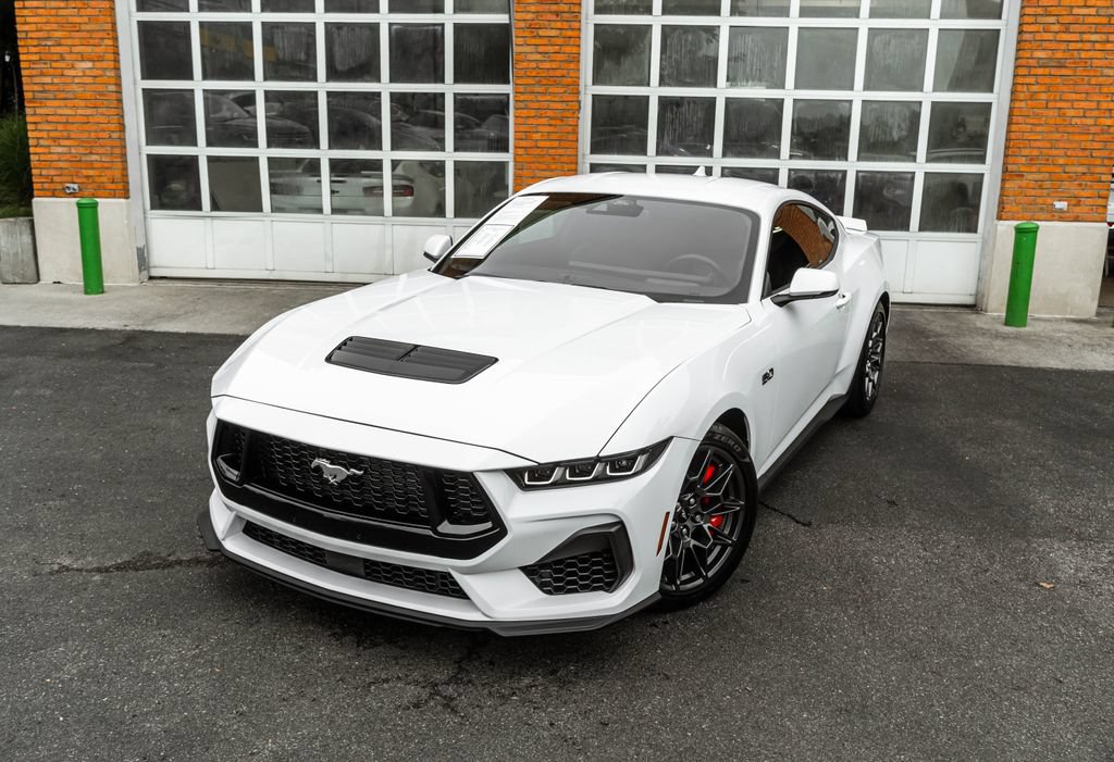 Used 2024 Ford Mustang GT Premium w/ GT Performance Package RWD image 2