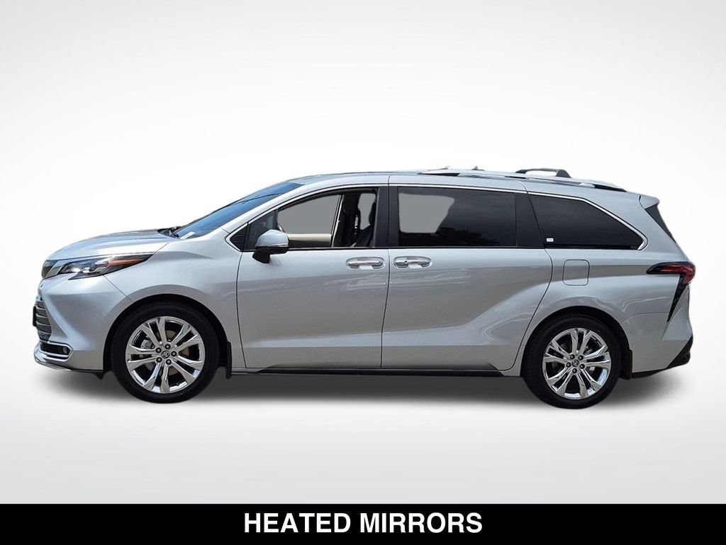 Used 2024 Toyota Sienna Platinum FWD image 5