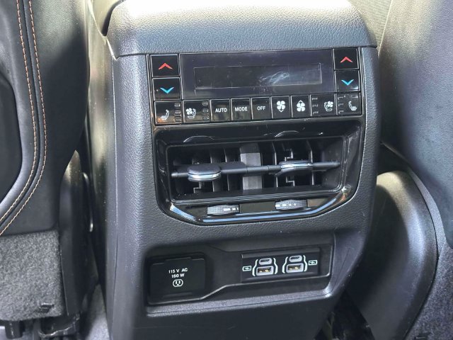 Used 2023 Jeep Grand Cherokee Summit AWD/4WD image 32