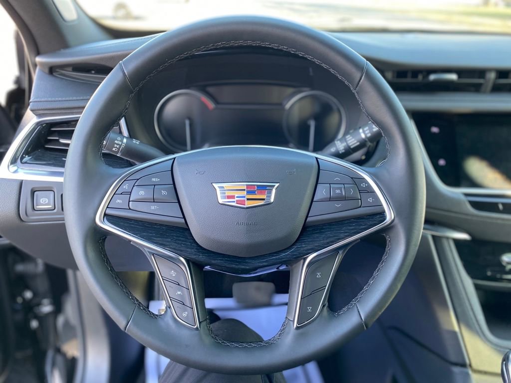 Used 2025 Cadillac XT5 Premium Luxury image 28