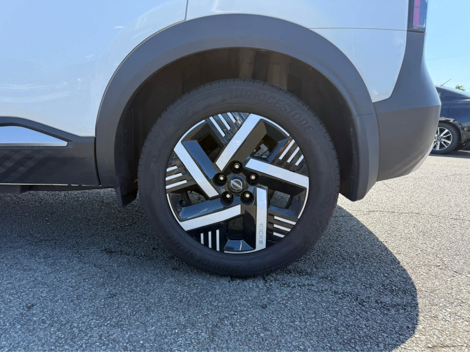 Used 2025 Nissan Kicks SV image 5