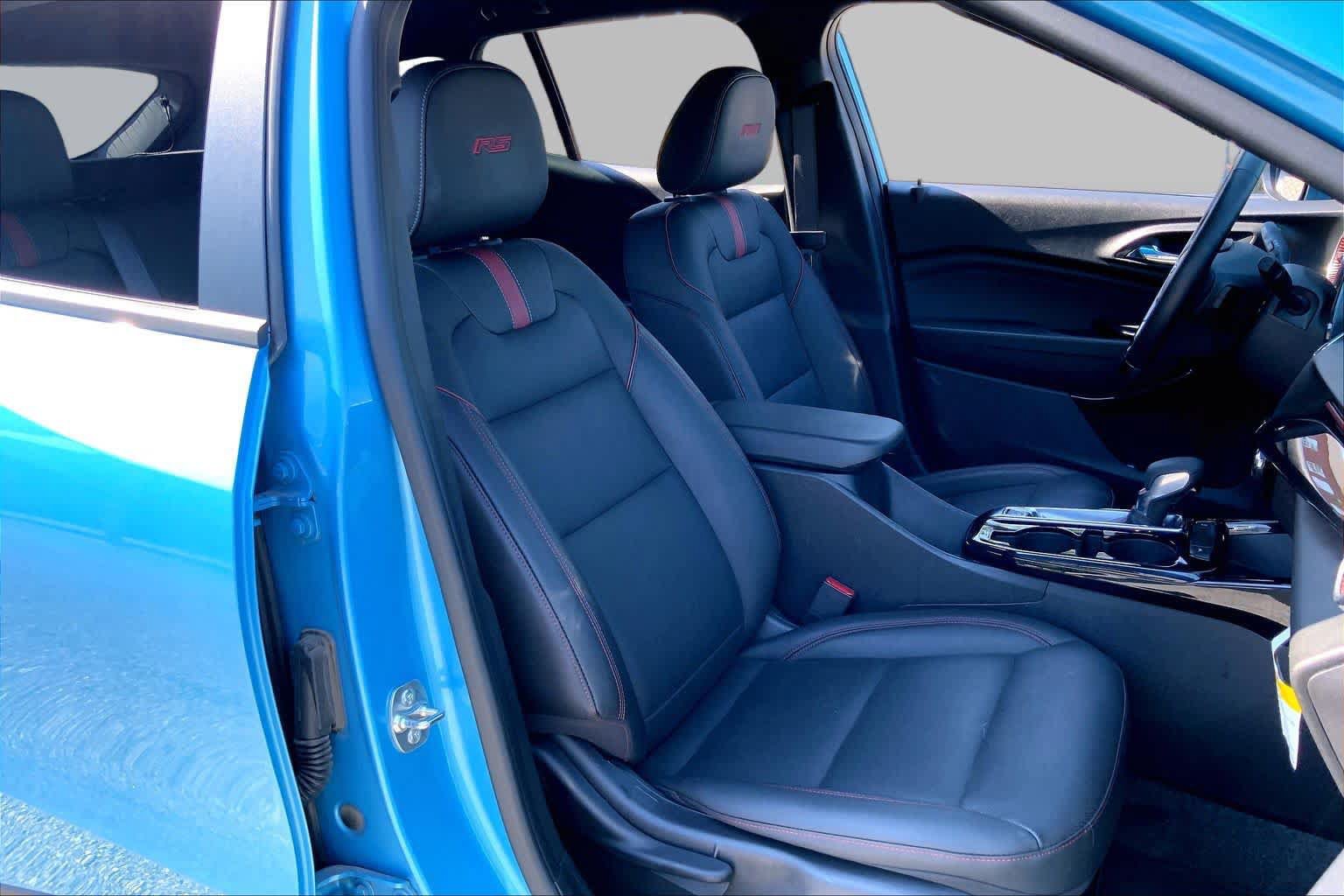 Used 2025 Chevrolet Trax RS FWD image 9