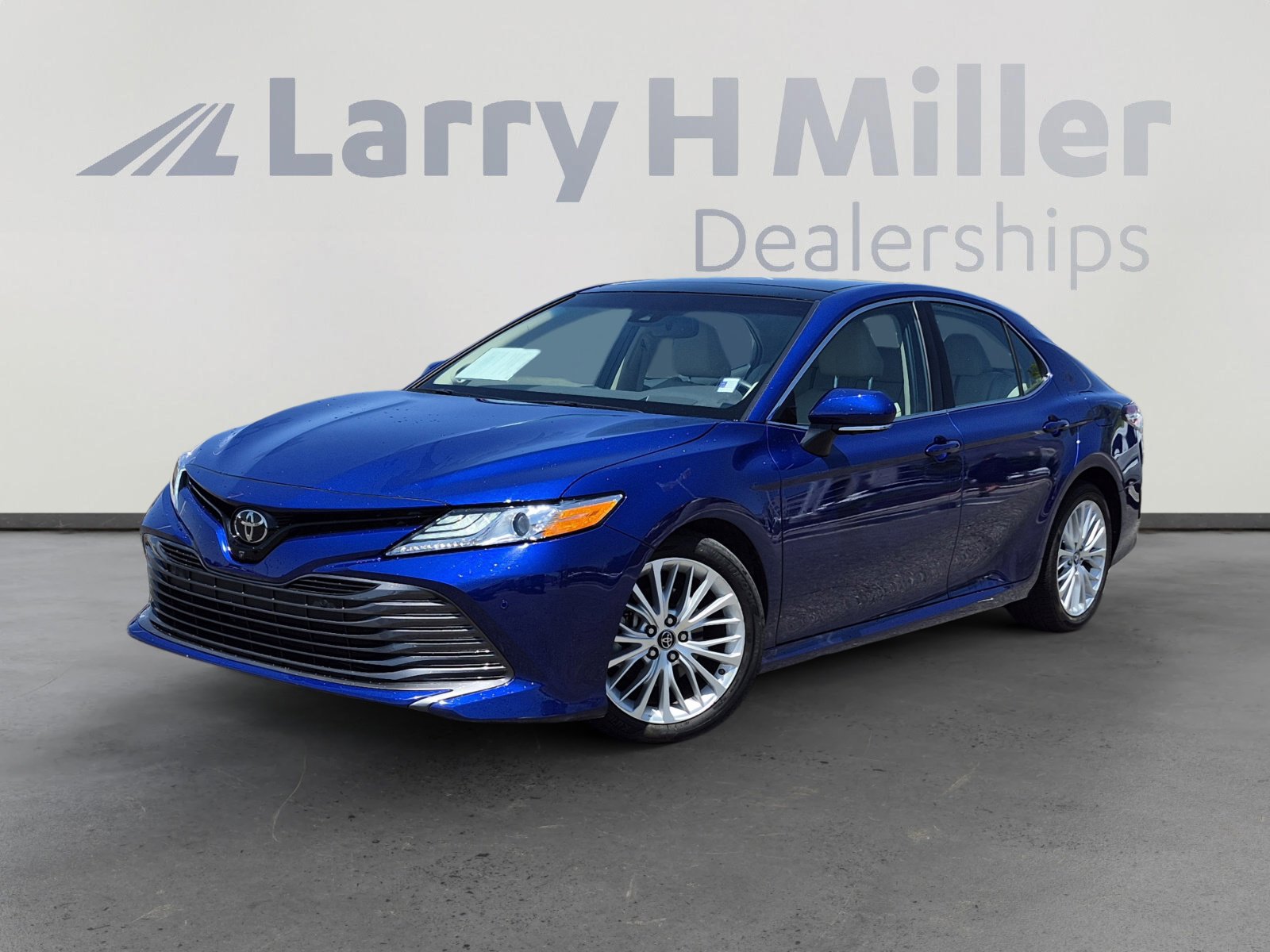 Used 2018 Toyota Camry XLE w/ Driver Assist Package FWD image 1