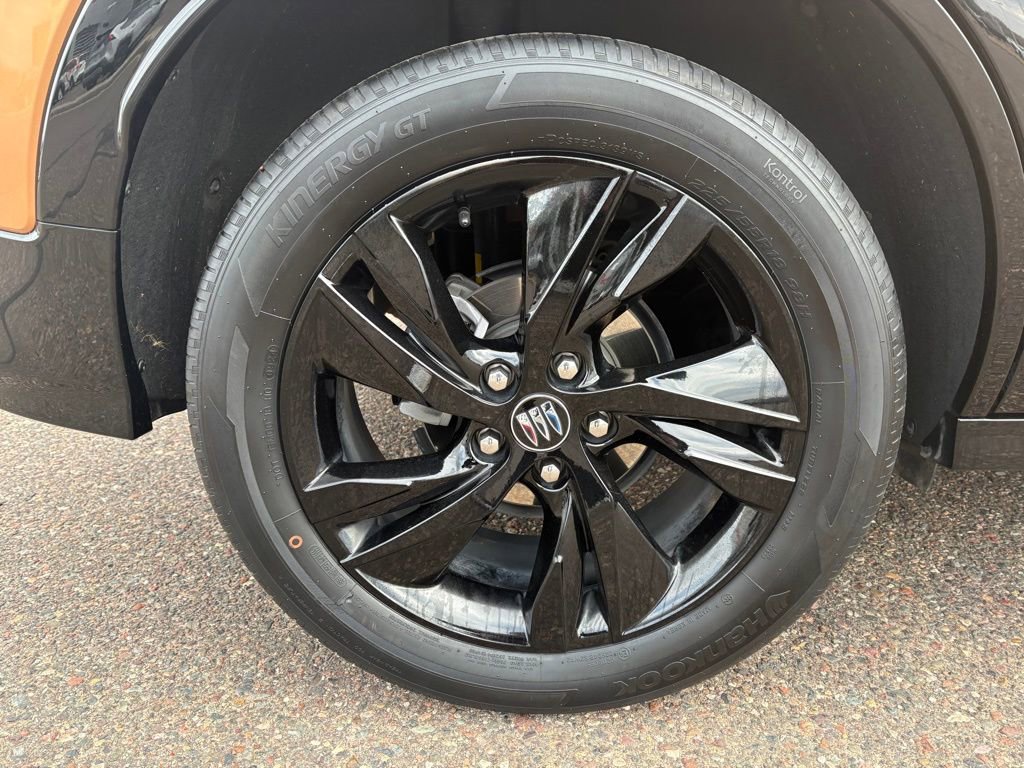 Used 2024 Buick Encore GX Sport Touring AWD/4WD image 11