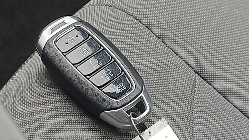 Certified 2023 Hyundai Elantra SEL FWD image 29
