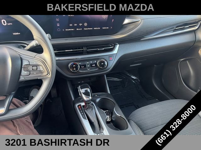 Used 2025 Buick Envista Preferred FWD image 18