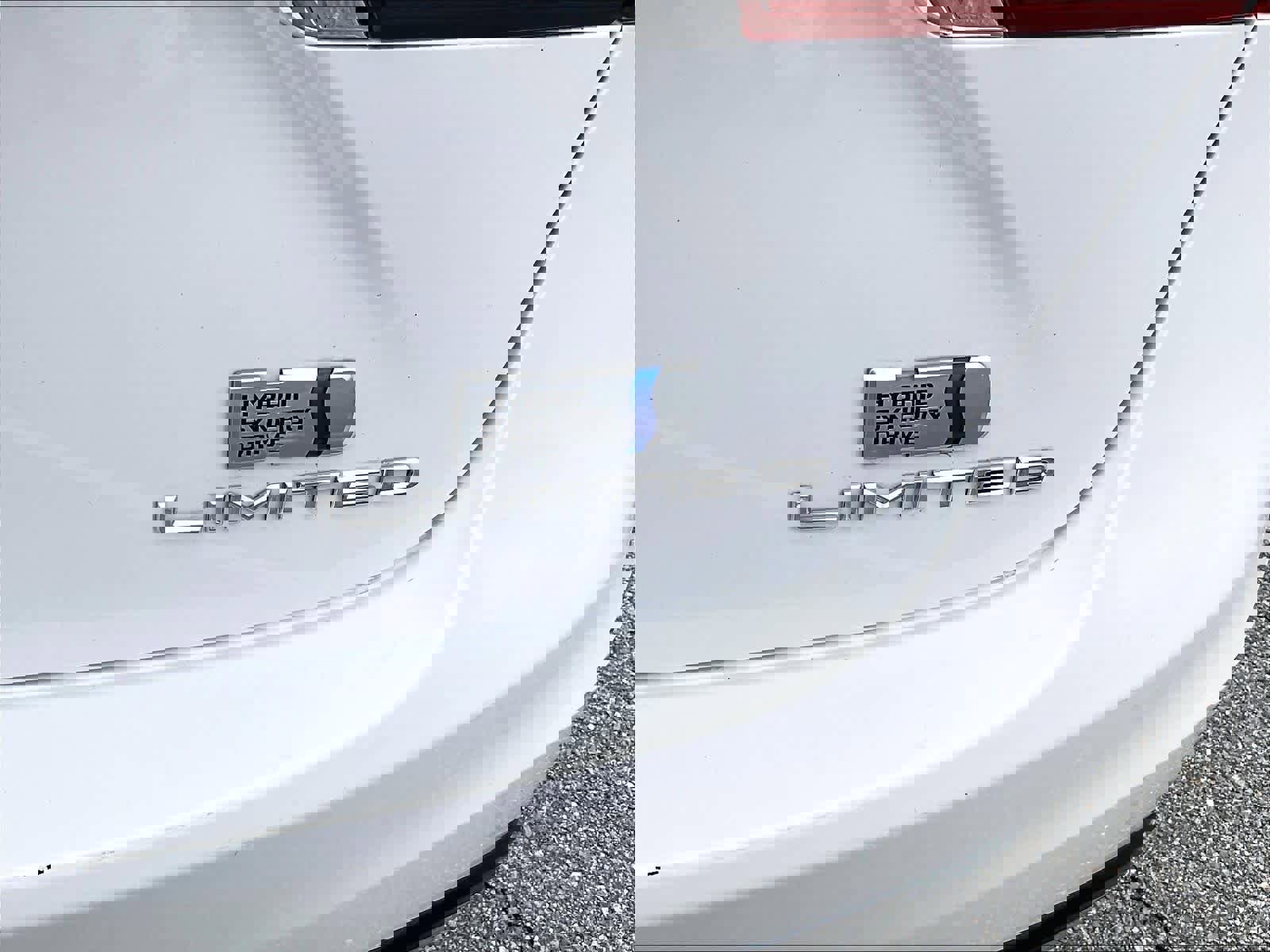 Used 2018 Toyota Avalon Limited image 29